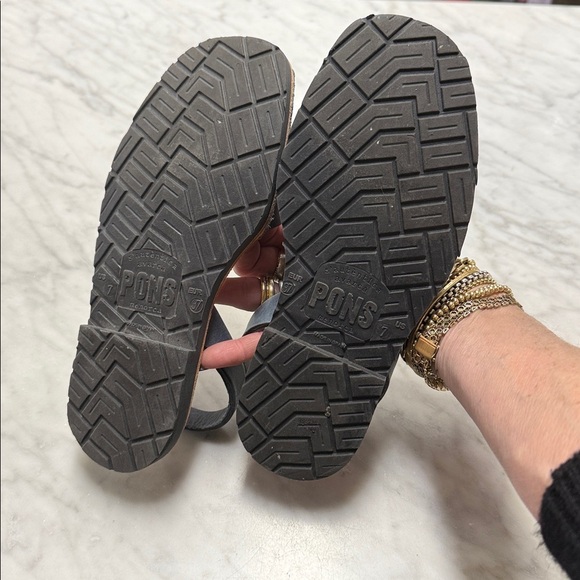 Pons Avarca Leather Sandal Size 7 in Dusty Blue